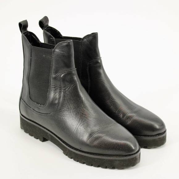 ANDRE Assous Pacey Chelsea Boot Women’s Size 8 in Black NEW